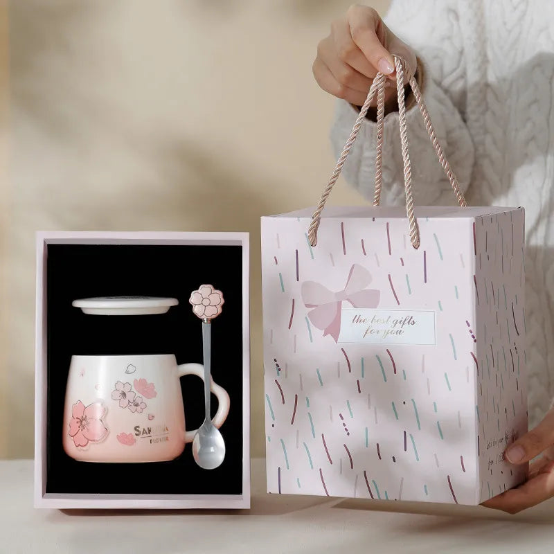 SakuraMug™ – 桜デザインセラミックマグ（ふた・スプーン付き）