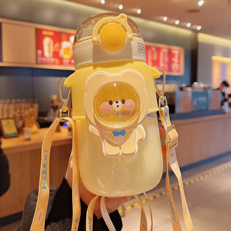 BearSip Bottle™ – キッズ用カワイイくまボトル（ストラップ付き）
